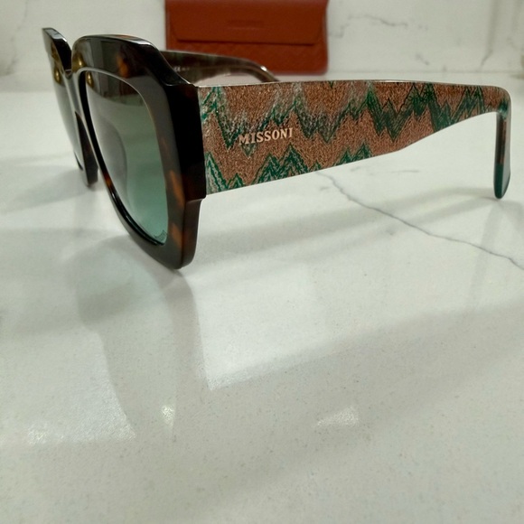 Missoni Women's Green and Brown Sunglasses - Picture 5 of 5